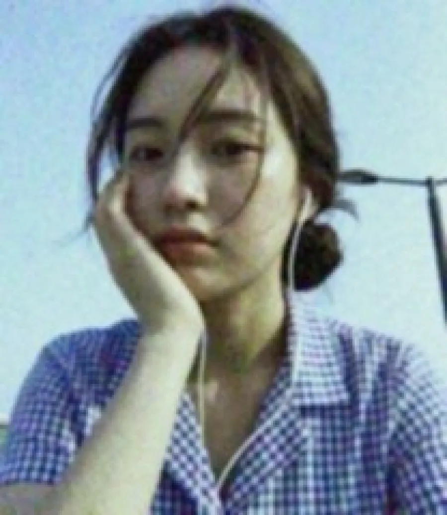 The same selfie through Lime: tiny and soft with a cool, faded cast.